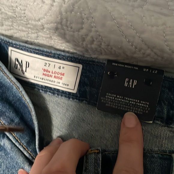NWTs gap jeans - Picture 2 of 4